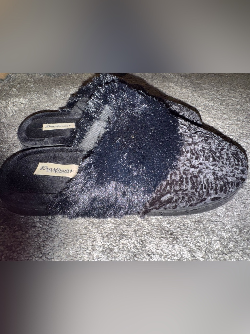 NWOT Dear forms  Black Faux Fur Slip-On Slippers
